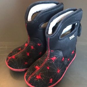 Toddler Bogs Winter Boots size 8